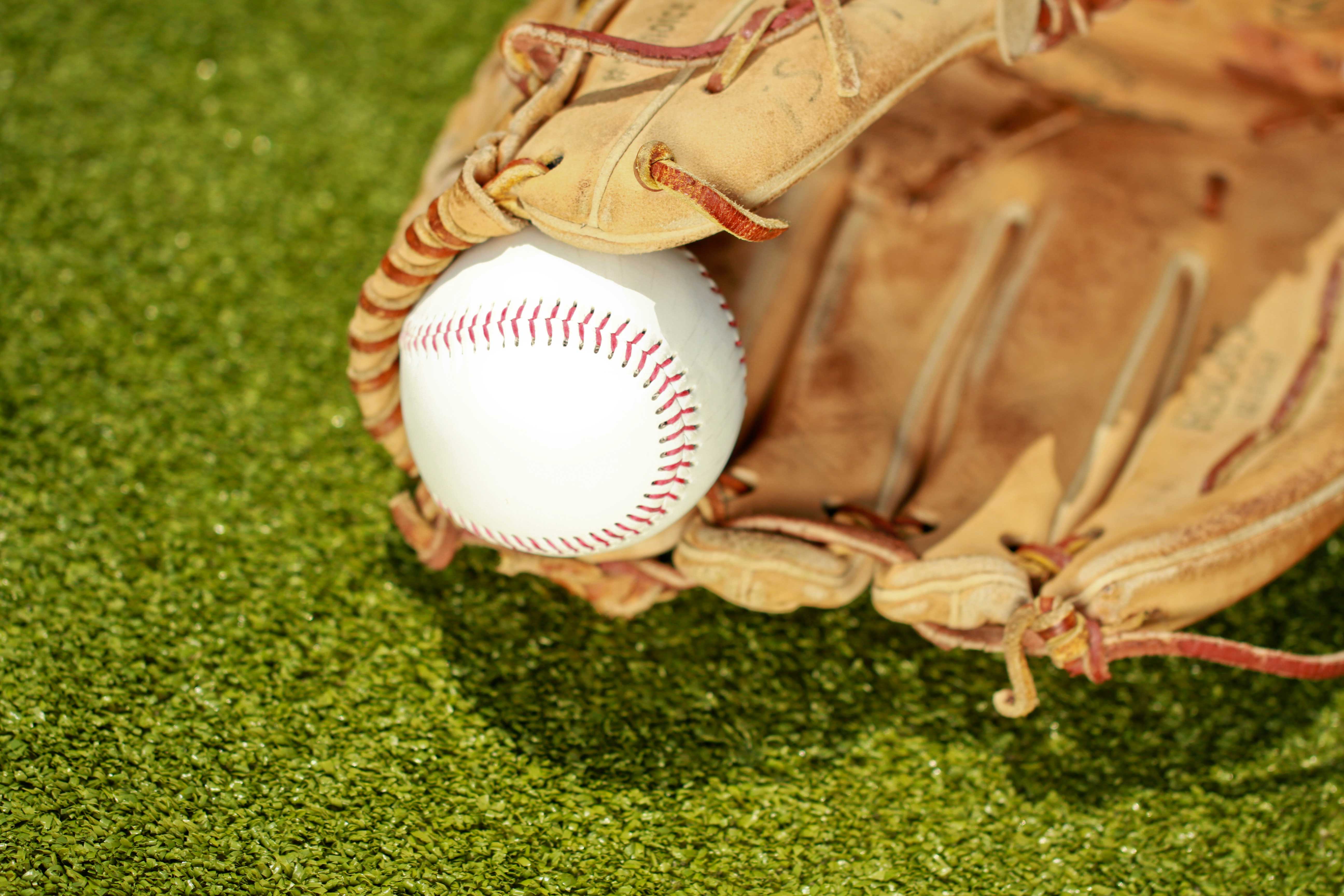 the-essential-tips-on-buying-the-best-baseball-gloves-online