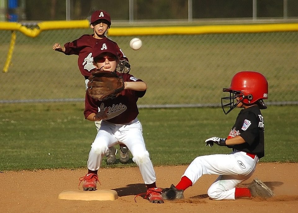 Choose The Best Branded Baseball Gloves For Your Children
