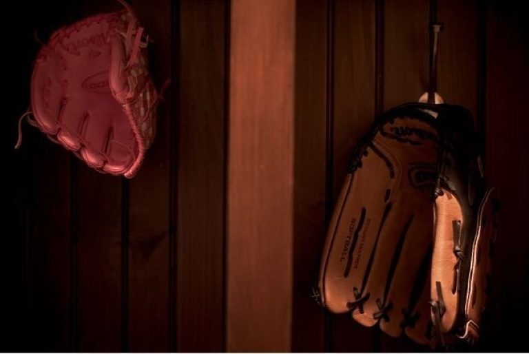 How To Purchase The Good Size Baseball Glove